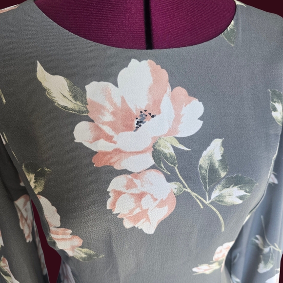 Everly Gray Floral Long Sleeve Fit & Flare Dress Size S Boho Feminine Romantic - Picture 5 of 7